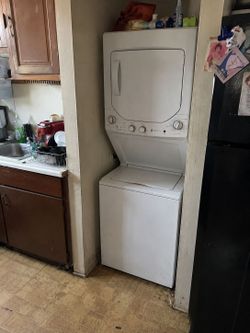 GE Stacked Washer & Dryer Combo – $700