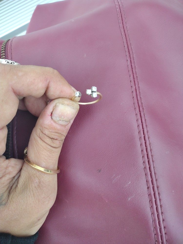 18 Karat Gold Adjustable Ring With Diamonds Hello
