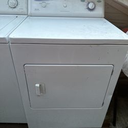 Frigidaire Gallery Electric Dryer – Works Great!