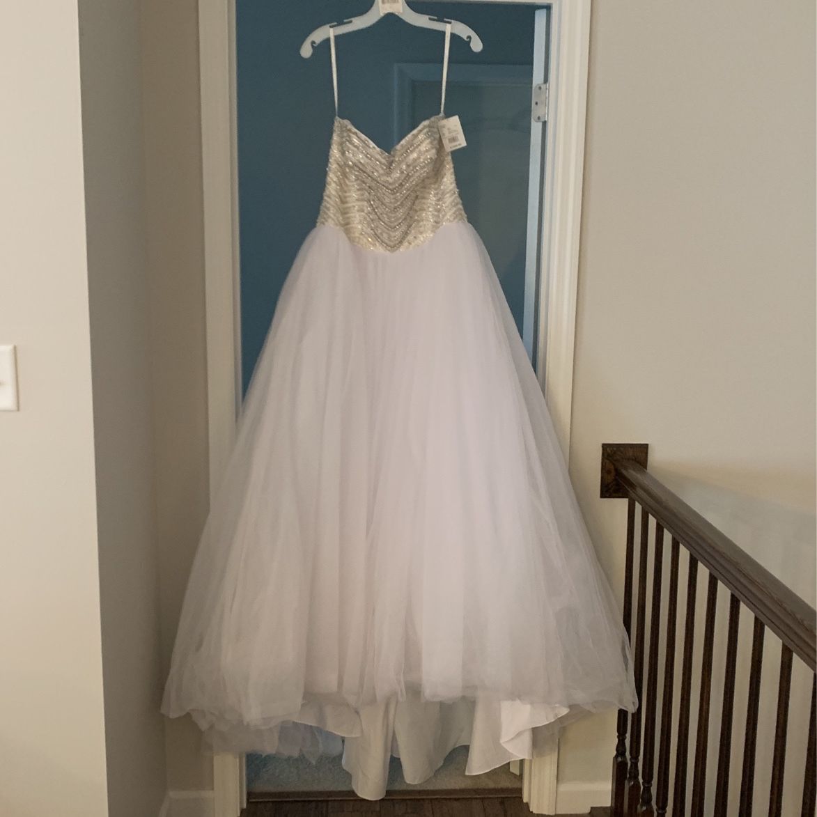 Brand New Never Worn Wedding Dress