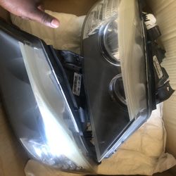 BMW  328xi Halogen Headlights 