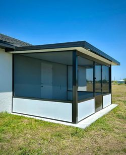 Custom Pergolas, Patio Covers, Decks, Screen Enclosures