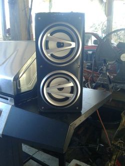 Hype bluetooth speaker