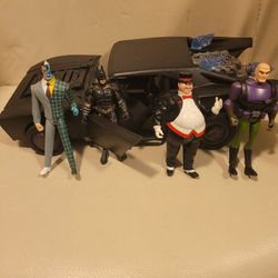 Batman Car  With 4 Action Figures