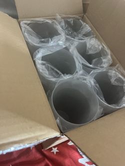 24 grey plastic cups