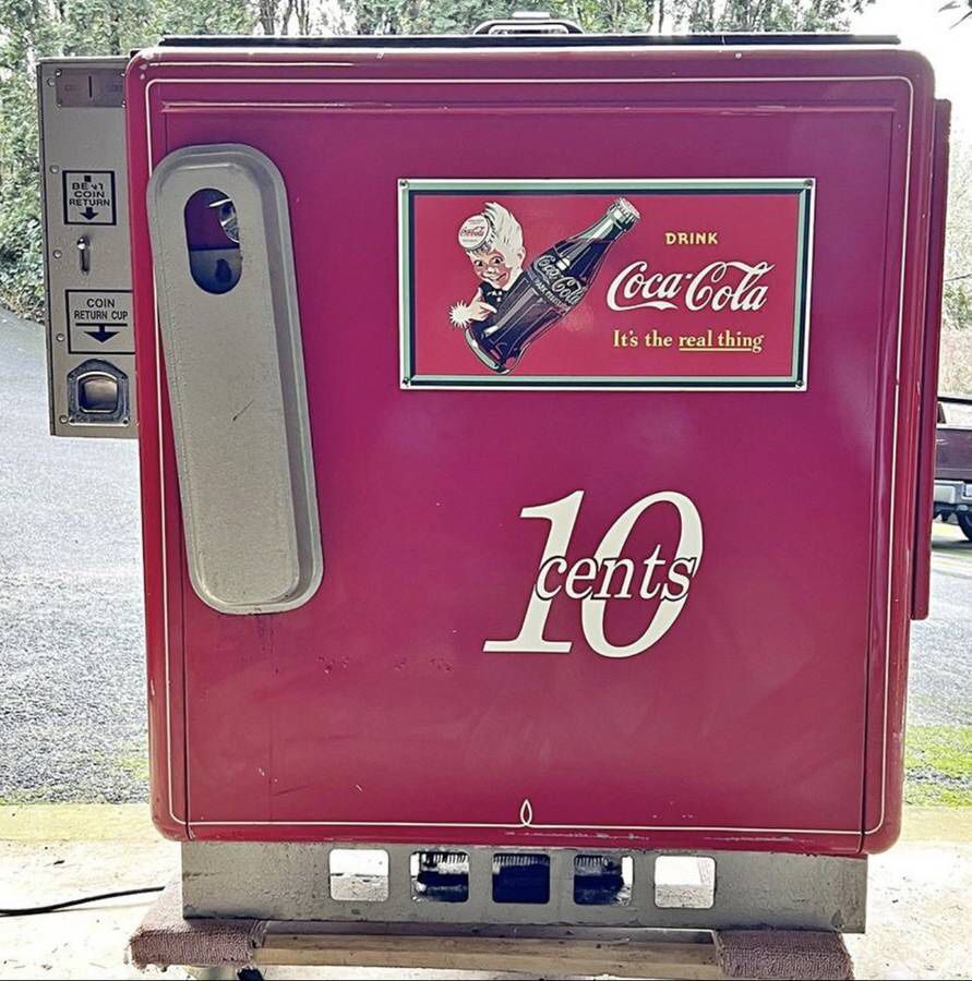 Coke Machine - Vintage Collectible 50’s 