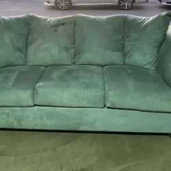 Couch With Pull Out Bed  