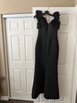 Badgley Mischka Black Embellished Fan Bodice Gown. Black. Size 4.