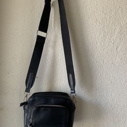 Black Shoulder Bag In Good Conditions 