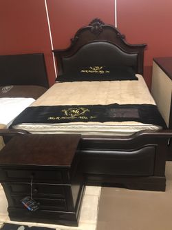 Queen Bedroom Set