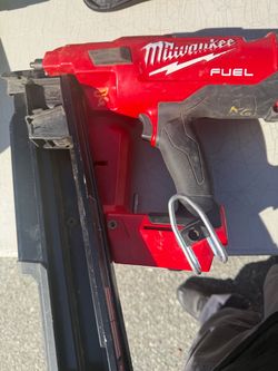 Milwaukee FUEL Cordless Framing Nailer