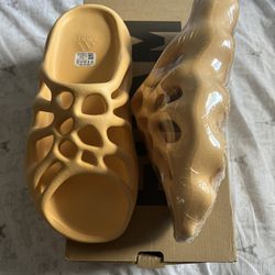 adidas Yeezy 450 Slide Cream GZ9864 | US 9 | UK 9