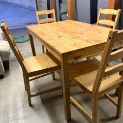 Dining Table with 4 chairs