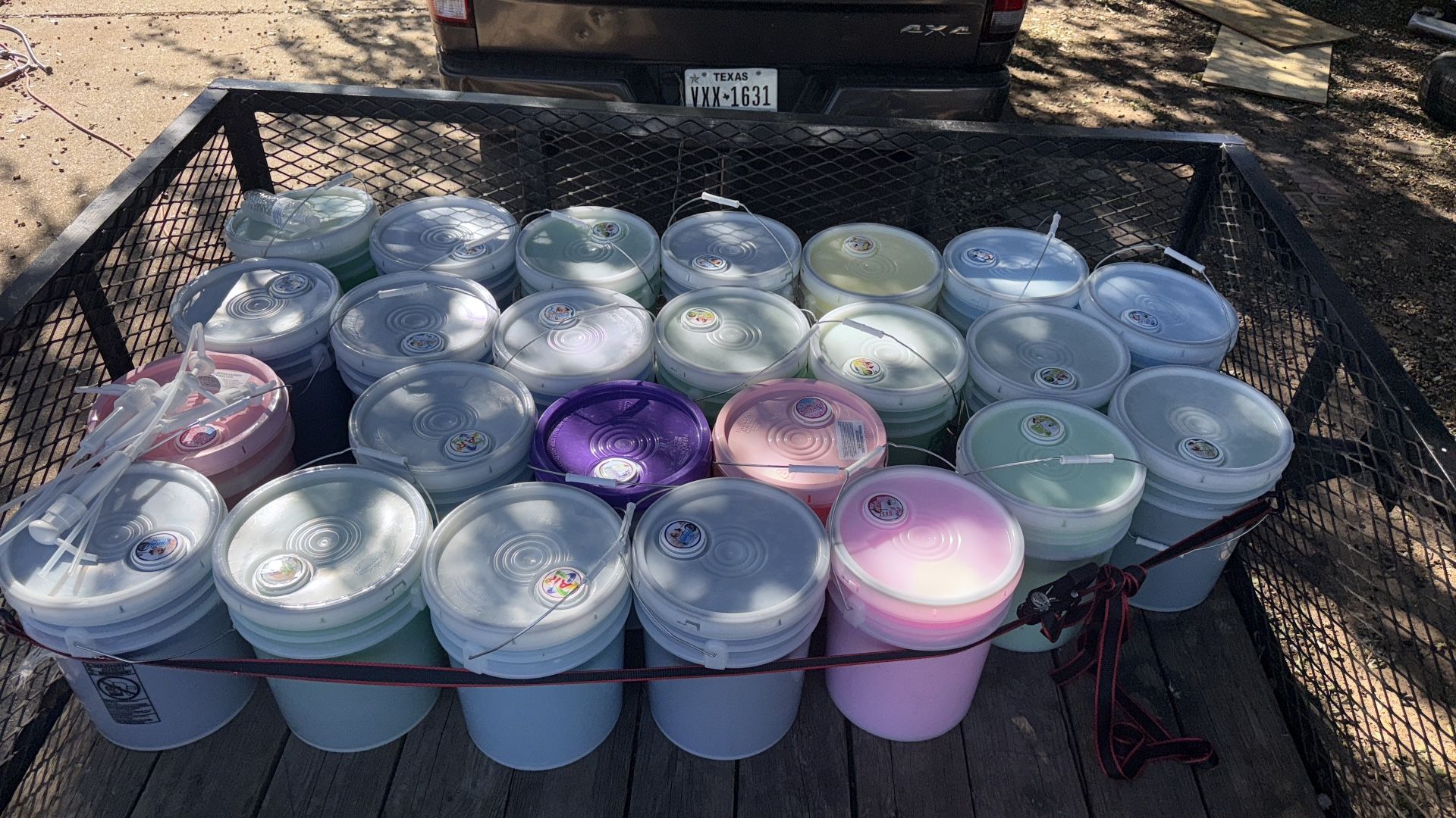 Detergent 5 Gallon Tide. Tide With Oxi. And Softner