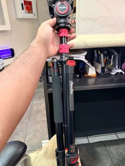 Avella Tripod