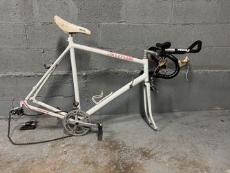 cannondale sr500 road bike