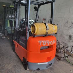 Forklift Toyota 3000