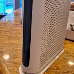 Motorola DOCSIS 3.0 Modem + AC1900 Router