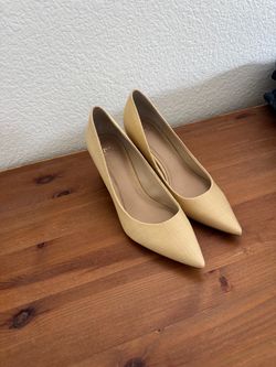 Women’s shoes size 8