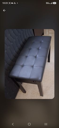 BENCH / SEAT ; MUSICIAN , KEYBOARDS / PIANO