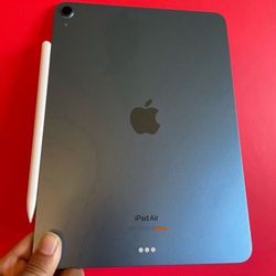 Apple IPad Air 5th Generation (10.9” Liquid Retina/ M1 chip / 2022 Model) 64GB with pen, keyboard case & Accessories (256gb $529) 