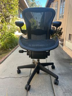 Fully Loaded Herman Miller Aeron B