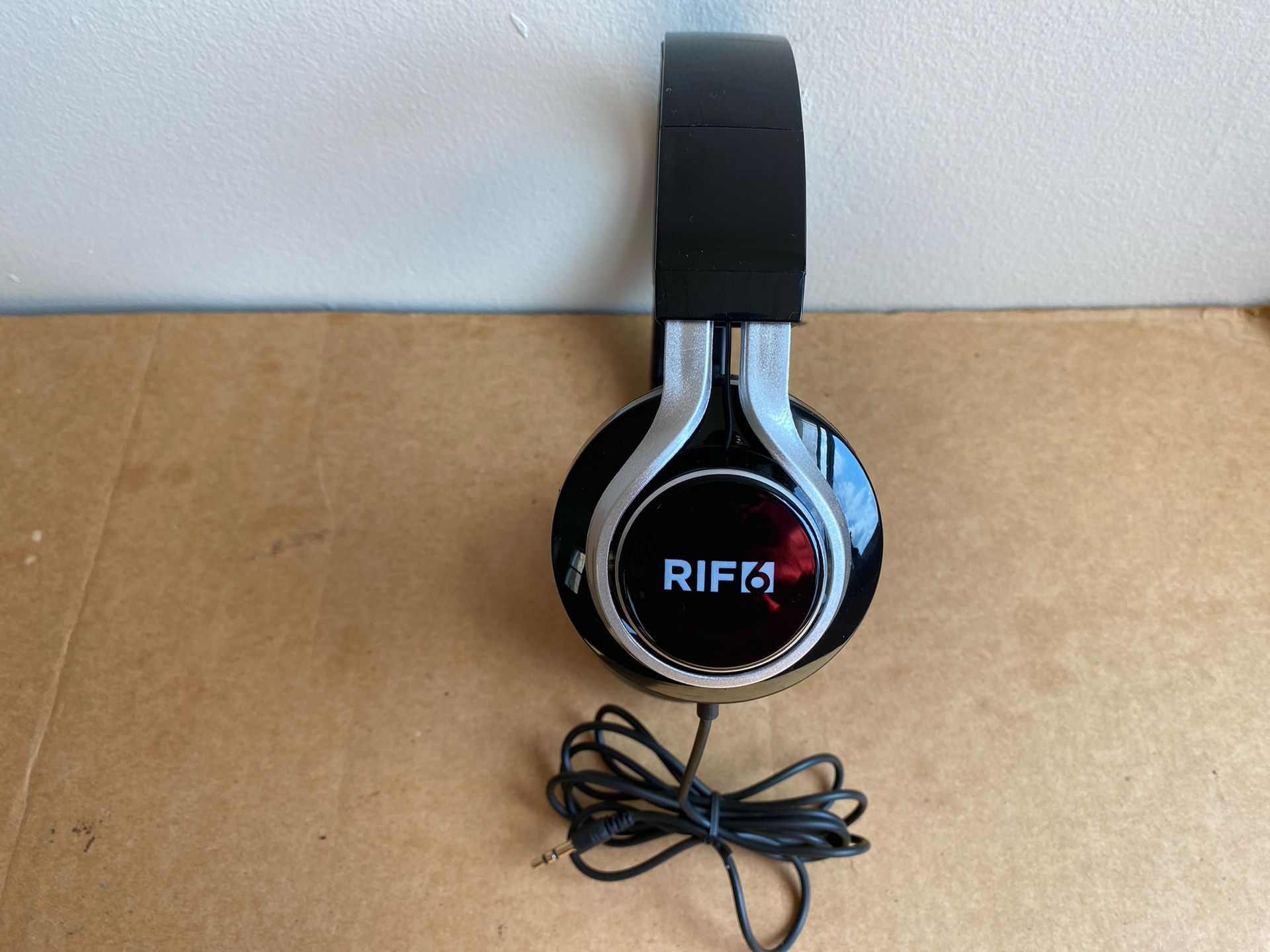 RIF6 Wired Headphones 