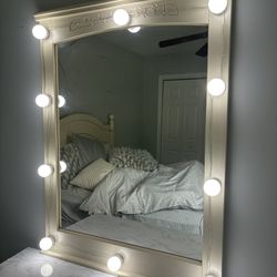 4PC Bedroom Set Includes Vanity Mirror , Bed Frame (no Mattress) , Nightstand And Dresser