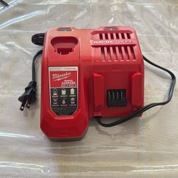 Milwaukee Rapid Battery Charger