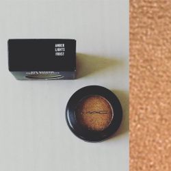 MAC Cosmetics Frost Single Eyeshadow Amber Lights