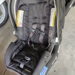 2 Graco Carseats With Bases