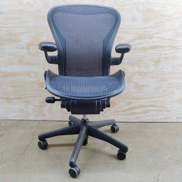 Authentic Authentic Herman Miller Aeron Office Chair Cobalt Mesh - Read Description 