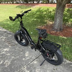 E- Bike..Aventon Sinch 2.5, Black