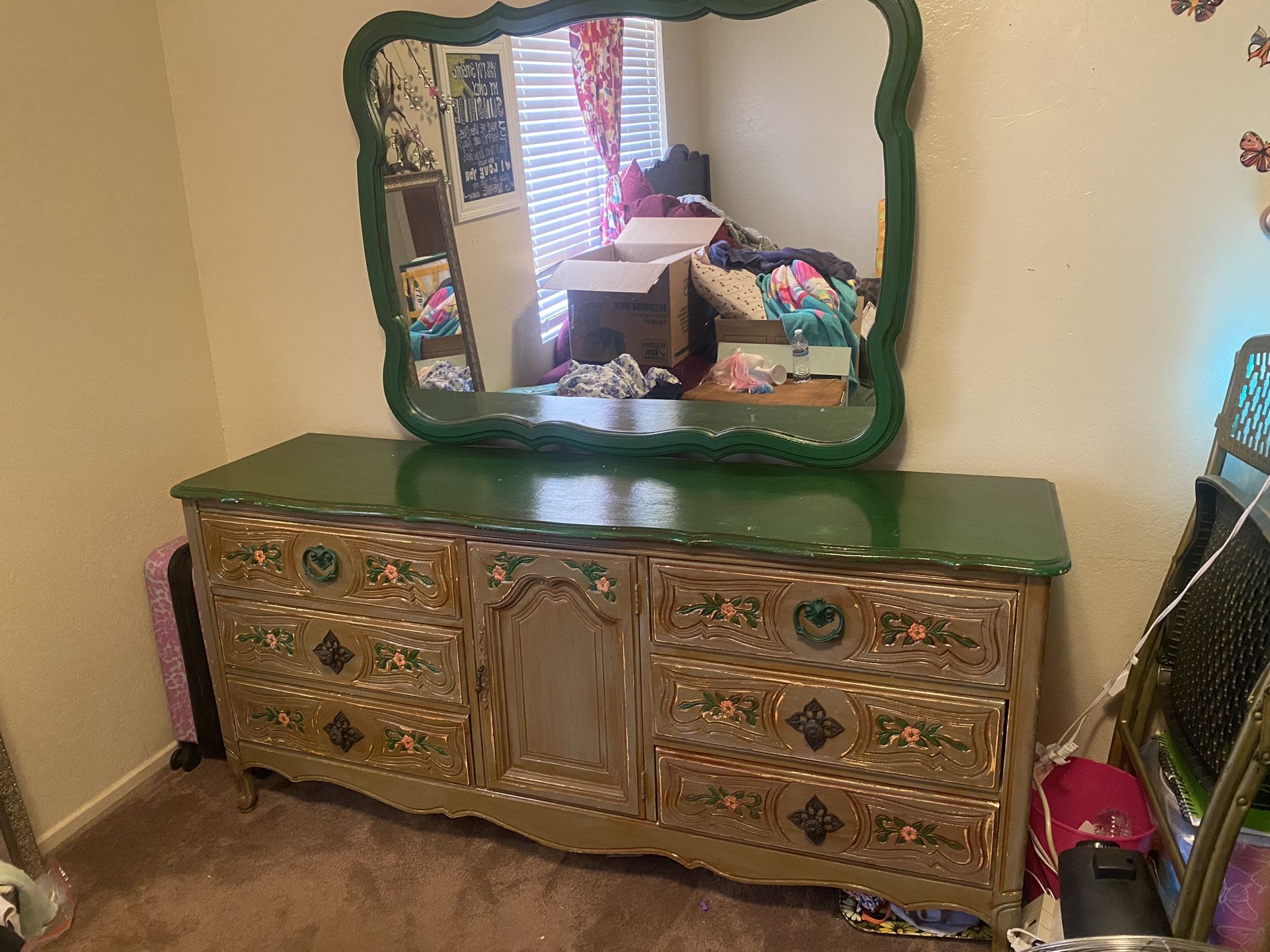 Free Dresser 9 Drawer With Mirror