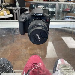 Canon Rebel T7