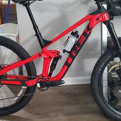 Trek Slash 7 Almos New