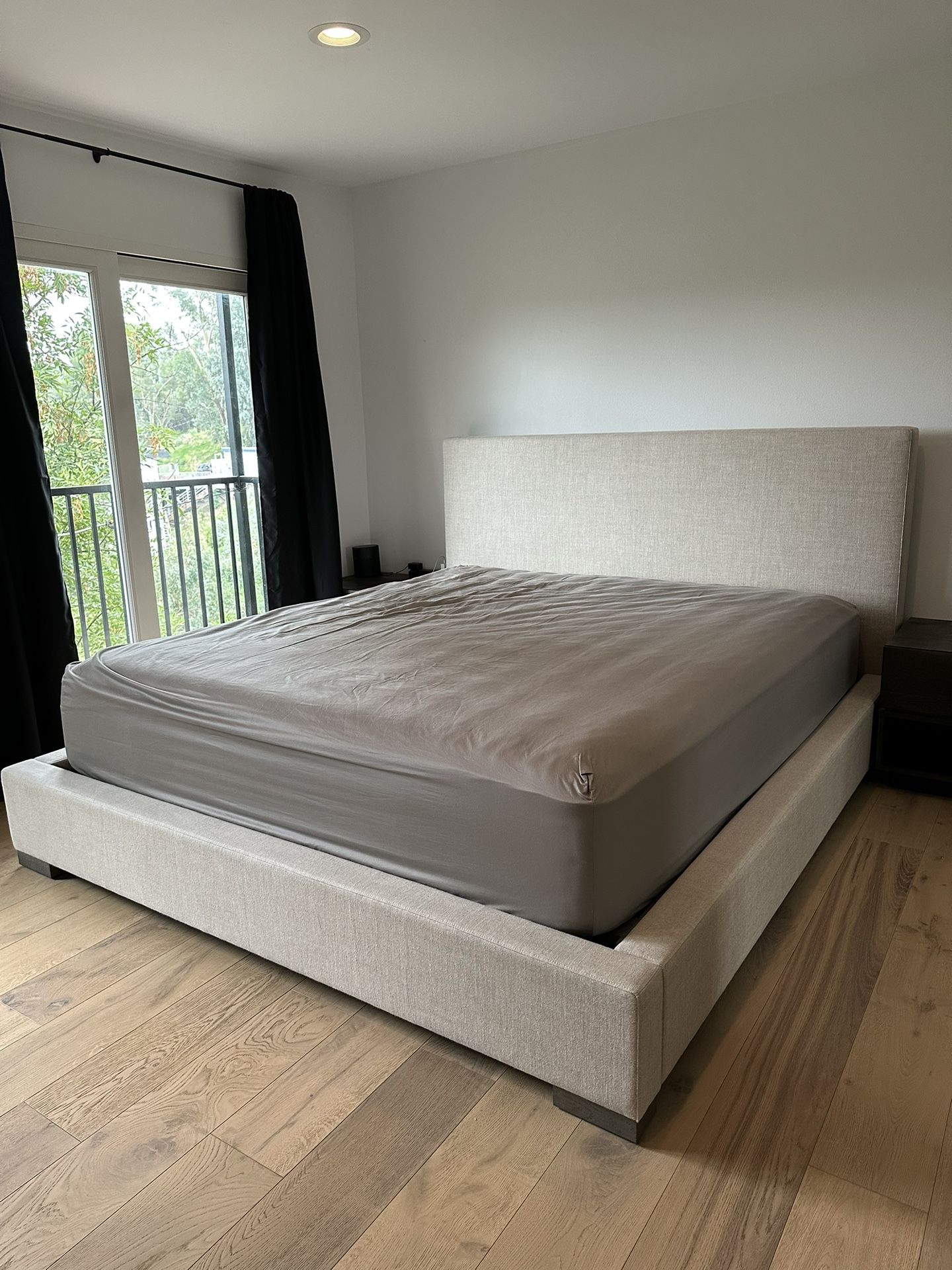 Restoration Hardware Modena Panel 48 Non-Tufted Cal King Platform Bed