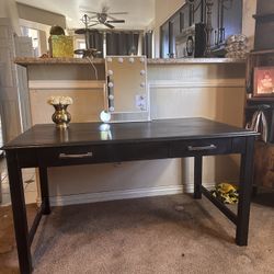 Beautiful And Solid Wood Desk/vanity With Mirror! 
