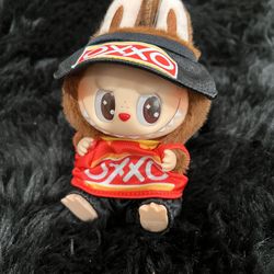 Labubu OXXO outfit 