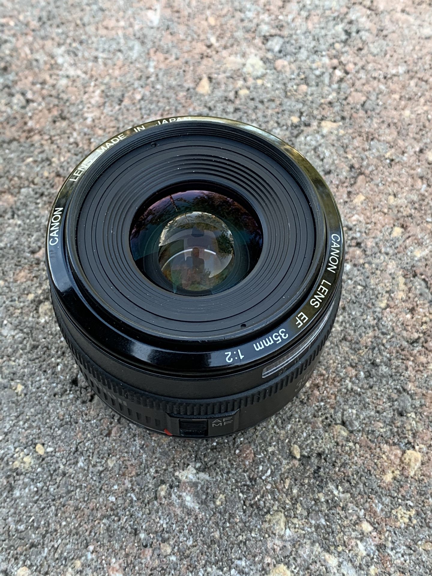 Canon 35mm 2.0 Lens