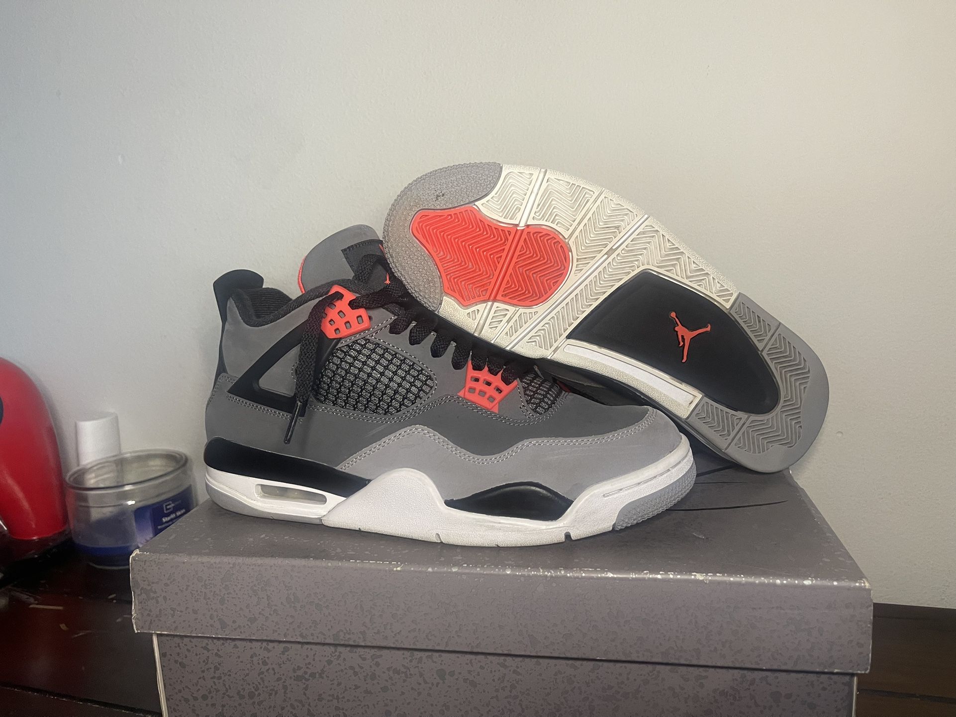 Jordan 4s