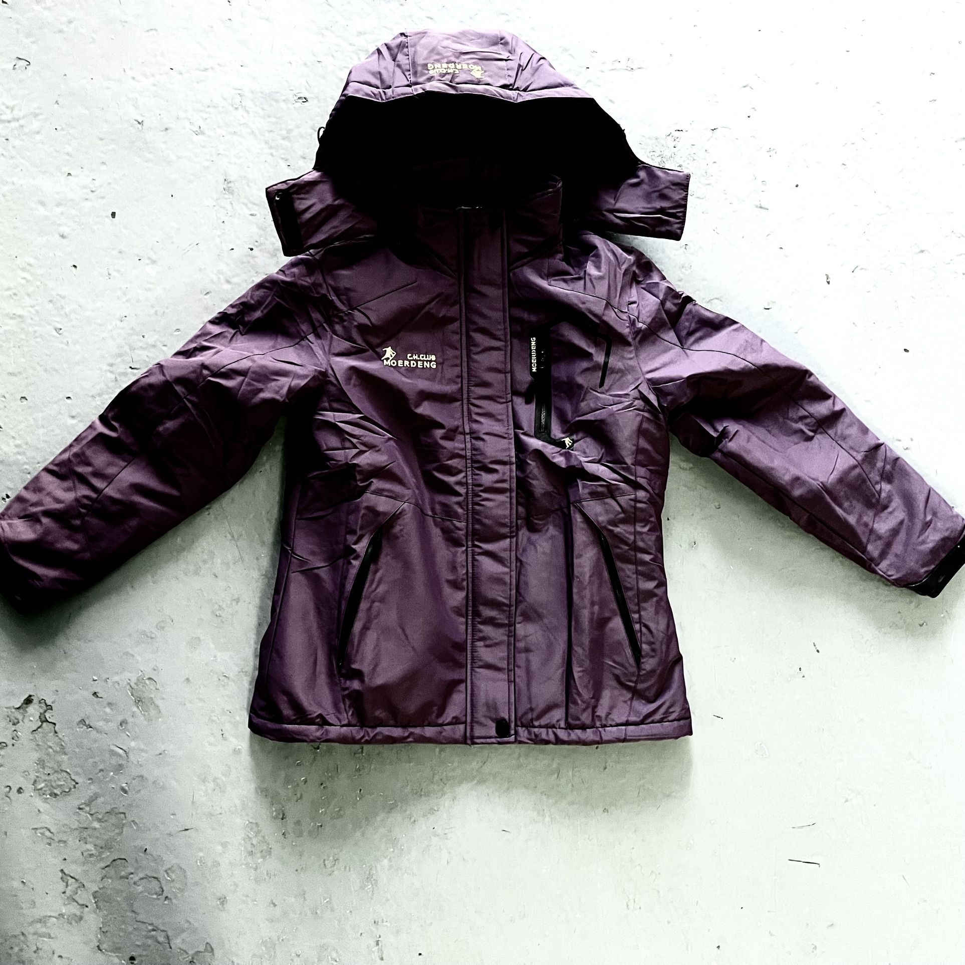 Moerdeng Brand New Ski Jacket. Women’s Size Small. Eggplant Purple