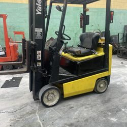 Forklift 