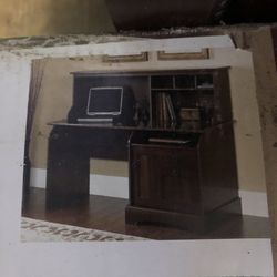 Sauder Computer Desk With Hutch