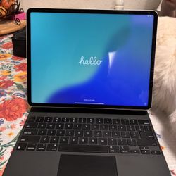 12.9 iPad 128GB -Silver with magnetic keyboard case