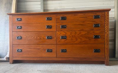 Mission Style Oak Wood 8-Drawer Dresser