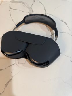 AirPods Max (1) USB C Midnight