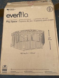 Pet or child play pen play space