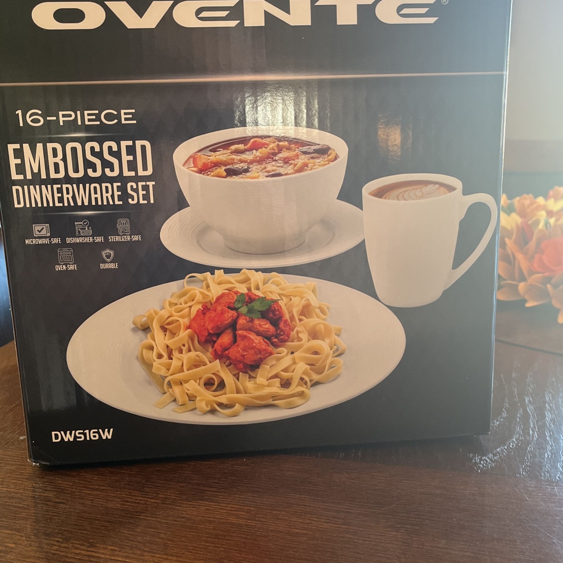 Ovente 16 Pc Embossed Dinnerware Set