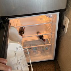 Mini fridge/freezer